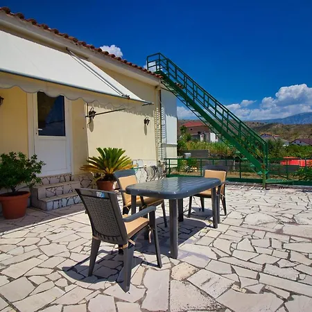 Frühstückspension Shametaj *