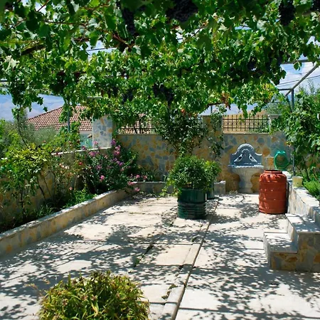 Shametaj Gjirokaster